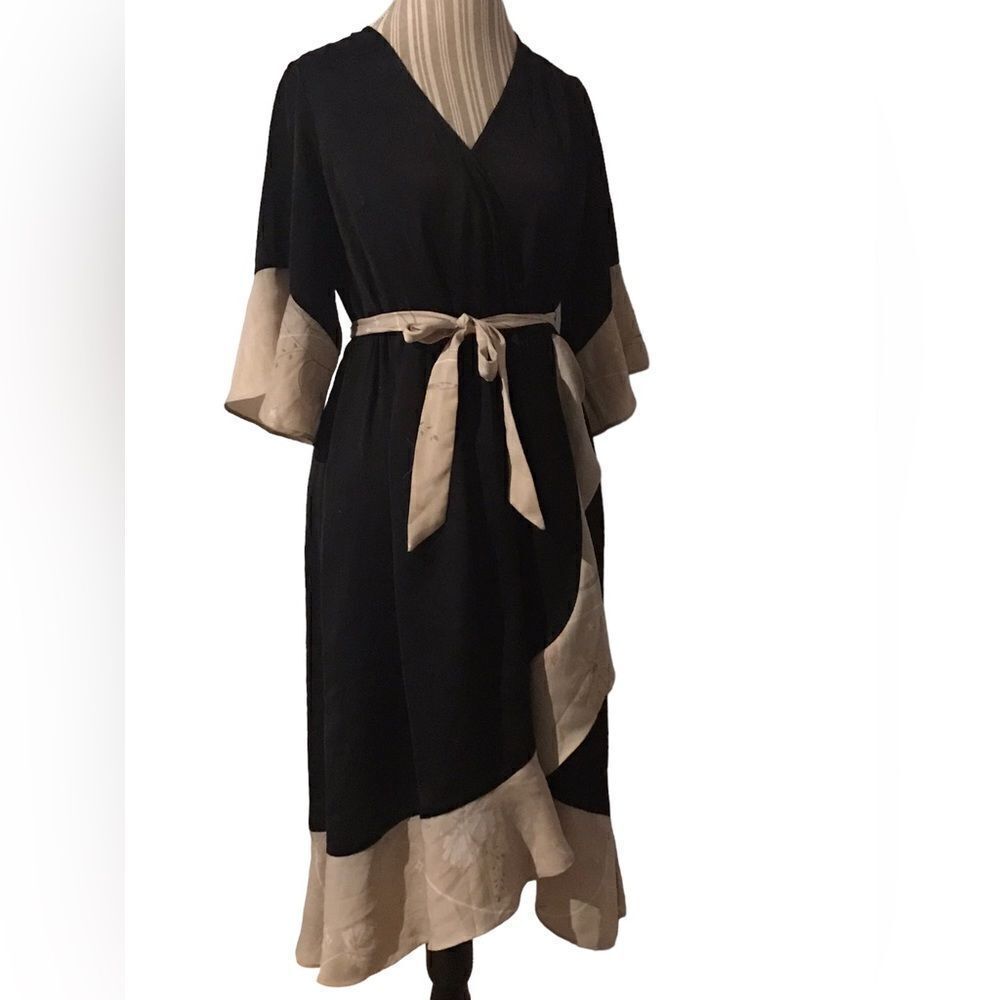 Kaari Blue size medium robe perfect like new slick finish great gift